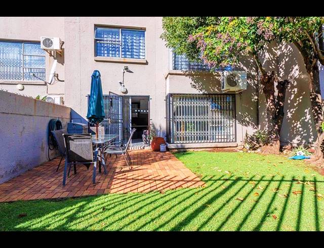 2 BEDROOM TOWNHOUSE FOR SALE IN BASSONIA